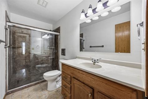 6715 Inwood Lane NE Cedar Rapids IA 52402
