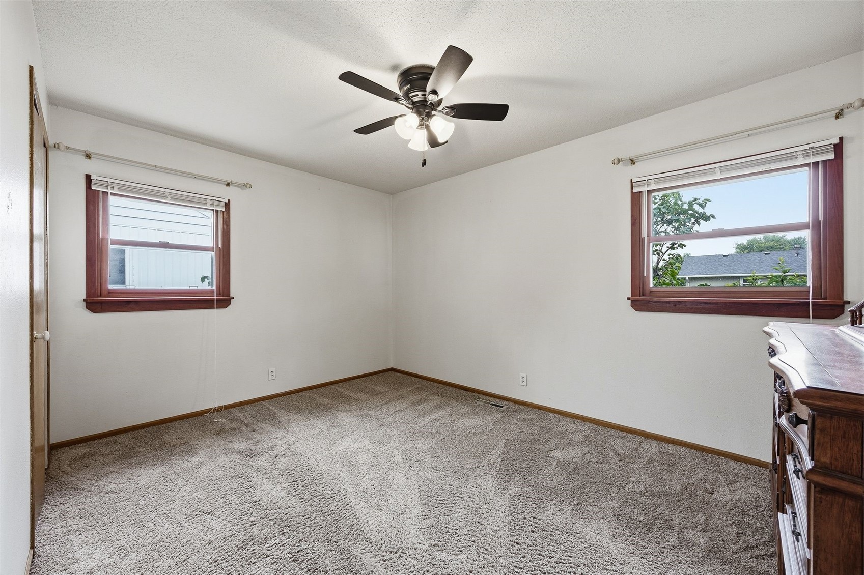 6715 Inwood Lane NE Cedar Rapids IA 52402
