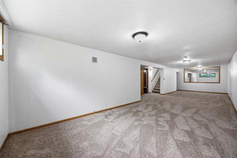 6715 Inwood Lane NE Cedar Rapids IA 52402