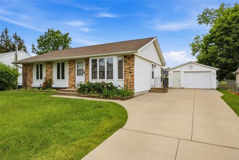 6715 Inwood Lane NE Cedar Rapids IA 52402