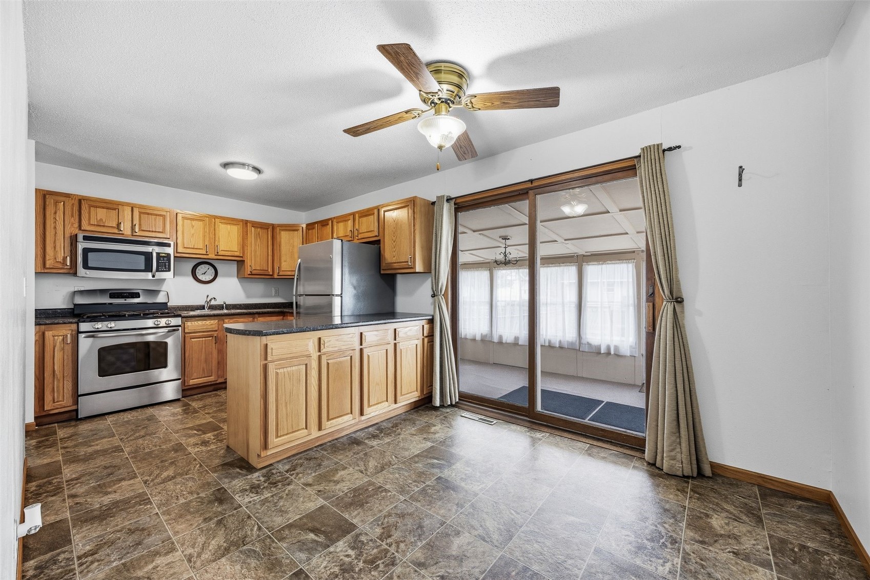 6715 Inwood Lane NE Cedar Rapids IA 52402