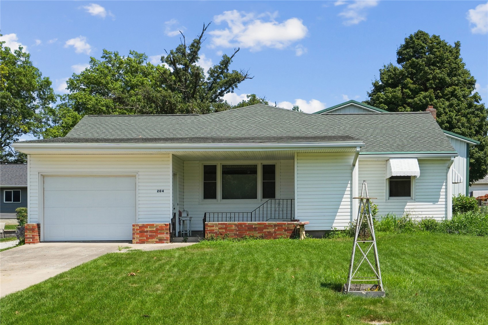 204 Walnut Street NW Blairstown IA 52209