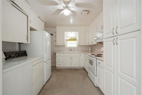 204 Walnut Street NW Blairstown IA 52209