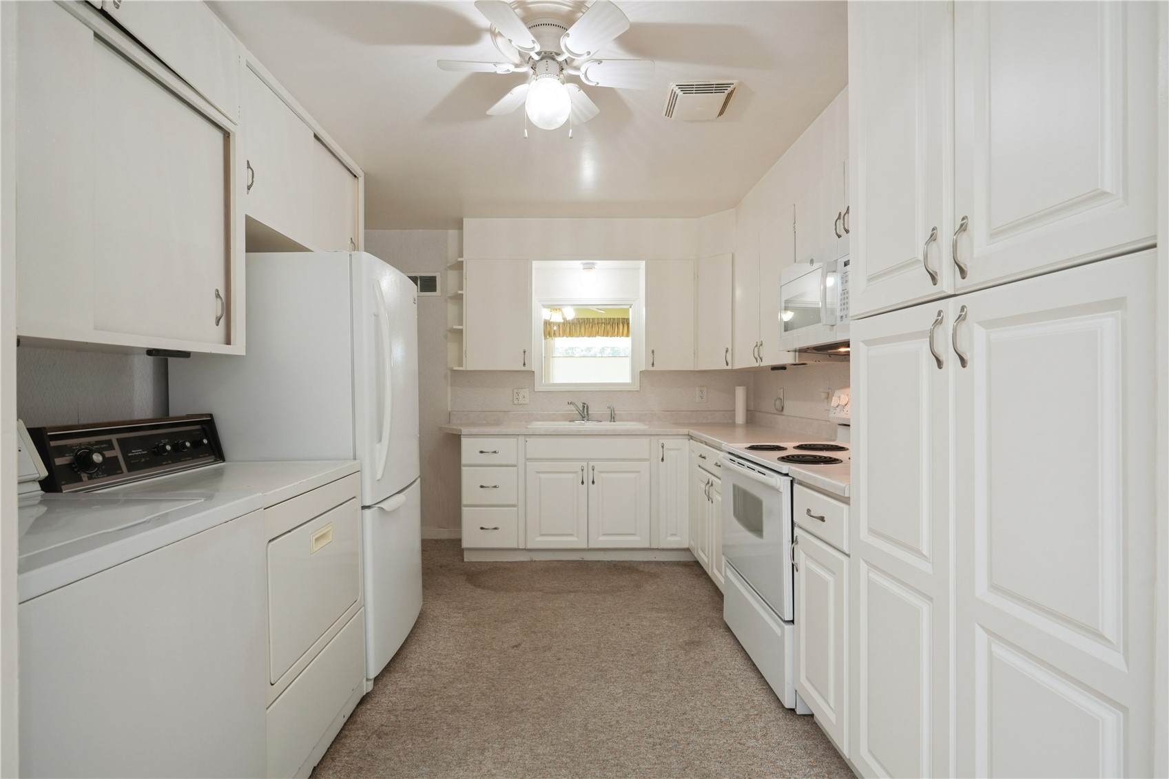204 Walnut Street NW Blairstown IA 52209