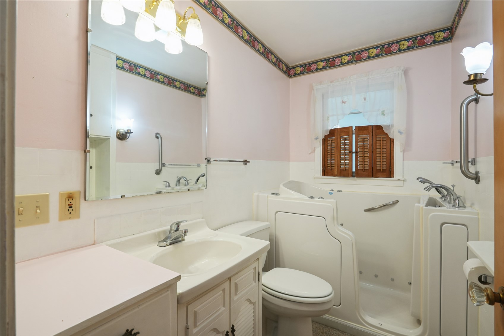 204 Walnut Street NW Blairstown IA 52209