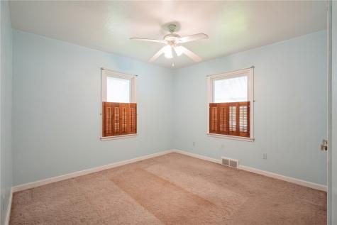 204 Walnut Street NW Blairstown IA 52209