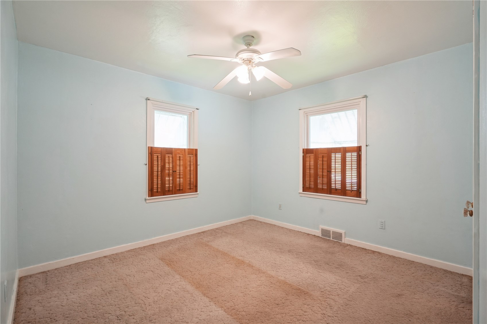 204 Walnut Street NW Blairstown IA 52209
