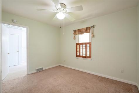204 Walnut Street NW Blairstown IA 52209