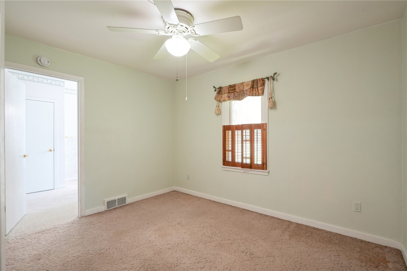 204 Walnut Street NW Blairstown IA 52209