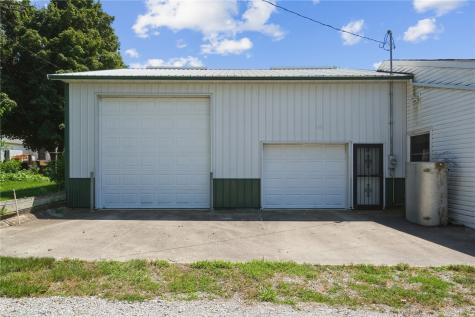 204 Walnut Street NW Blairstown IA 52209