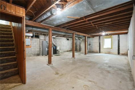 204 Walnut Street NW Blairstown IA 52209