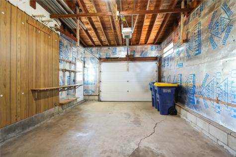 204 Walnut Street NW Blairstown IA 52209