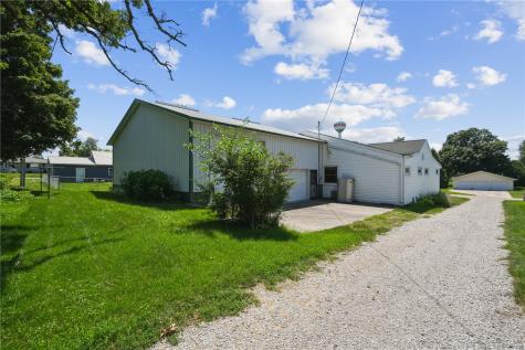 204 Walnut Street NW Blairstown IA 52209