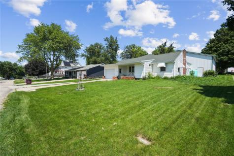 204 Walnut Street NW Blairstown IA 52209
