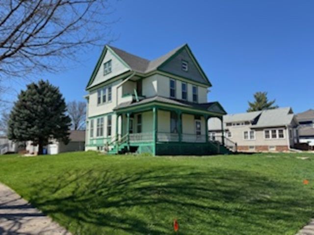 1007 7th Street Grundy Center IA 50638