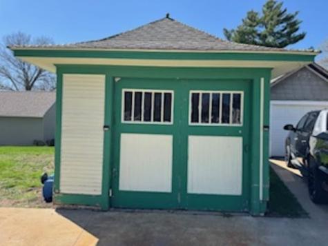 1007 7th Street Grundy Center IA 50638