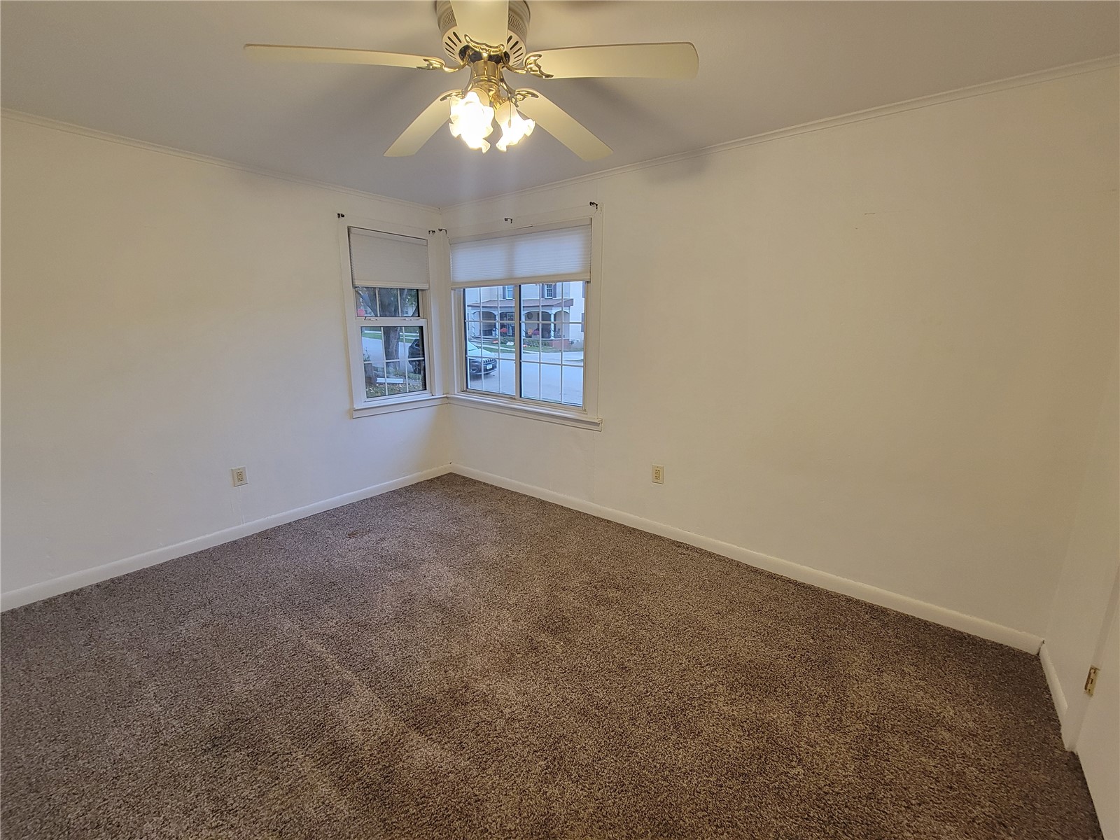 214 Center Street Shoal Oxford IA 52322