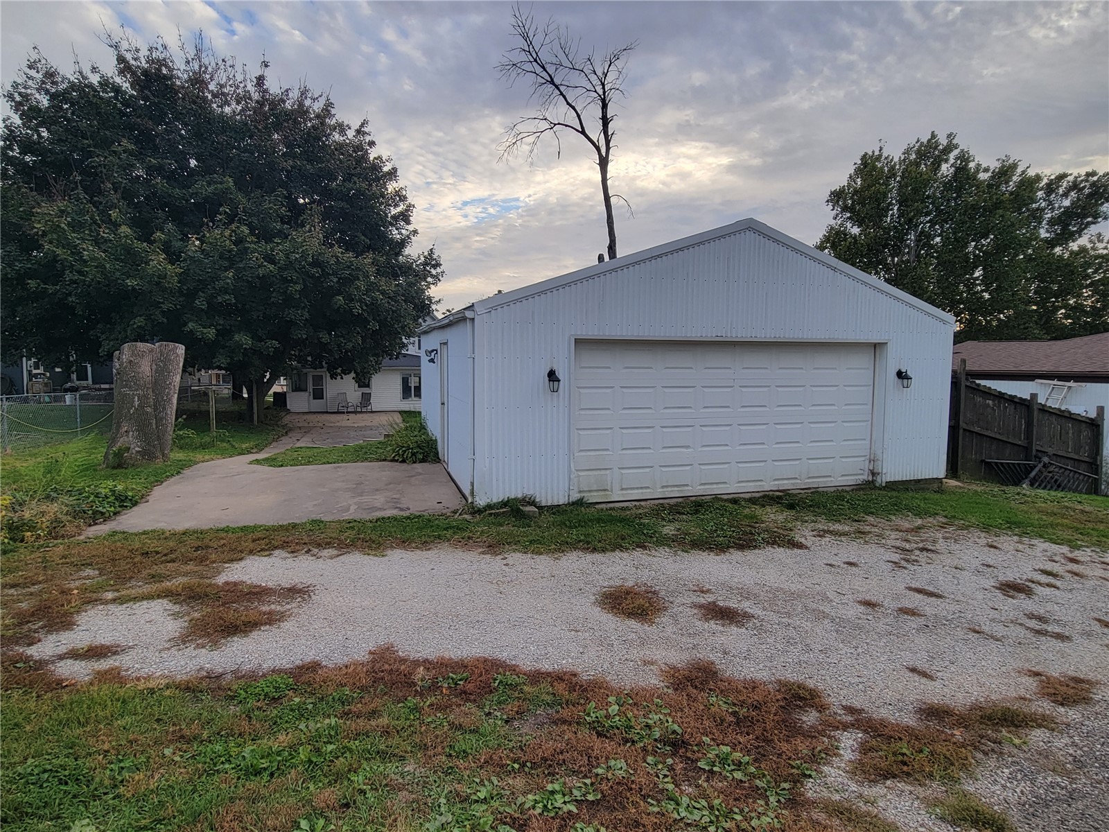 214 Center Street Shoal Oxford IA 52322