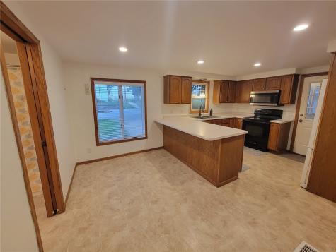 214 Center Street Shoal Oxford IA 52322