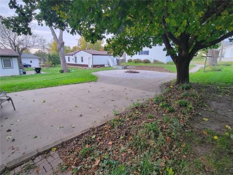 214 Center Street Shoal Oxford IA 52322