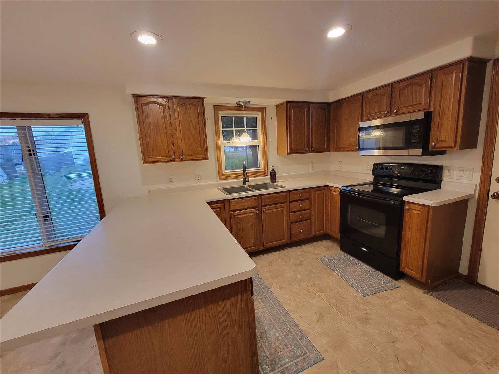 214 Center Street Shoal Oxford IA 52322