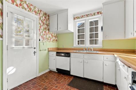 2635 Bever Avenue SE Cedar Rapids IA 52403