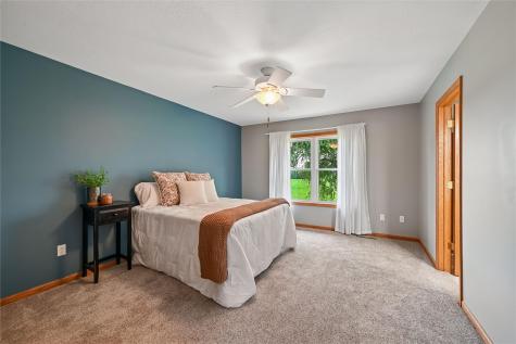 452 Sunset Drive Fairfax IA 52228