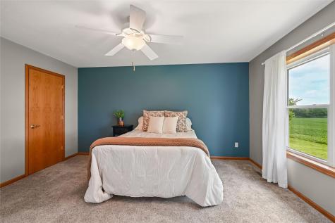 452 Sunset Drive Fairfax IA 52228