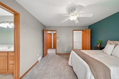 452 Sunset Drive Fairfax IA 52228