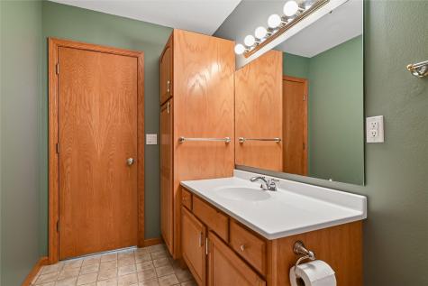 452 Sunset Drive Fairfax IA 52228