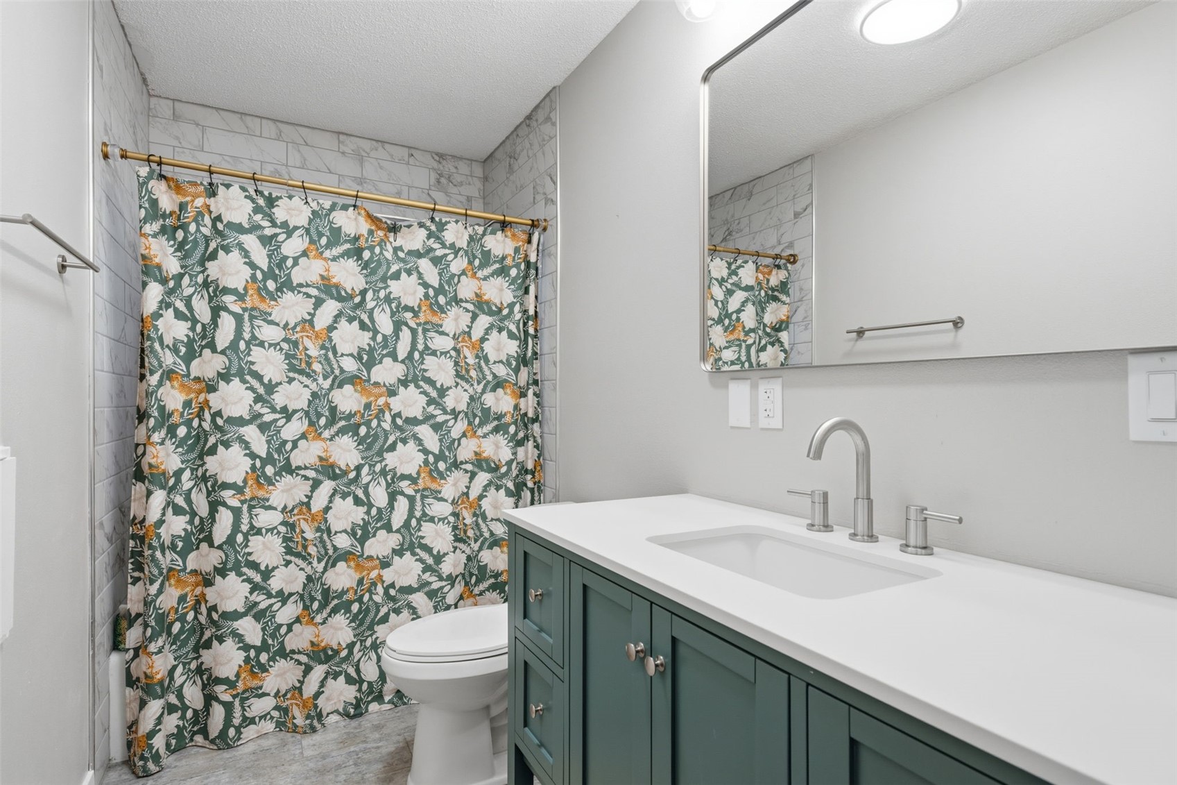 1063 Eisenhower Road Hiawatha IA 52233
