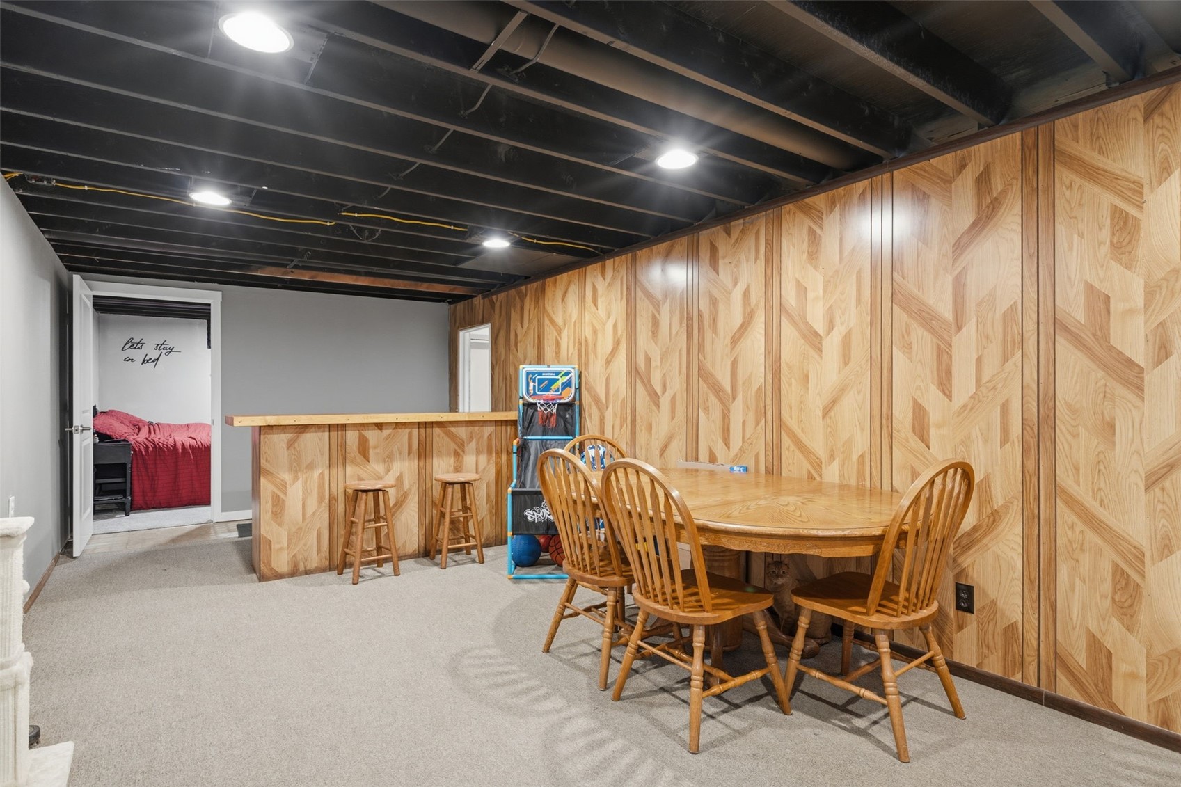 1063 Eisenhower Road Hiawatha IA 52233