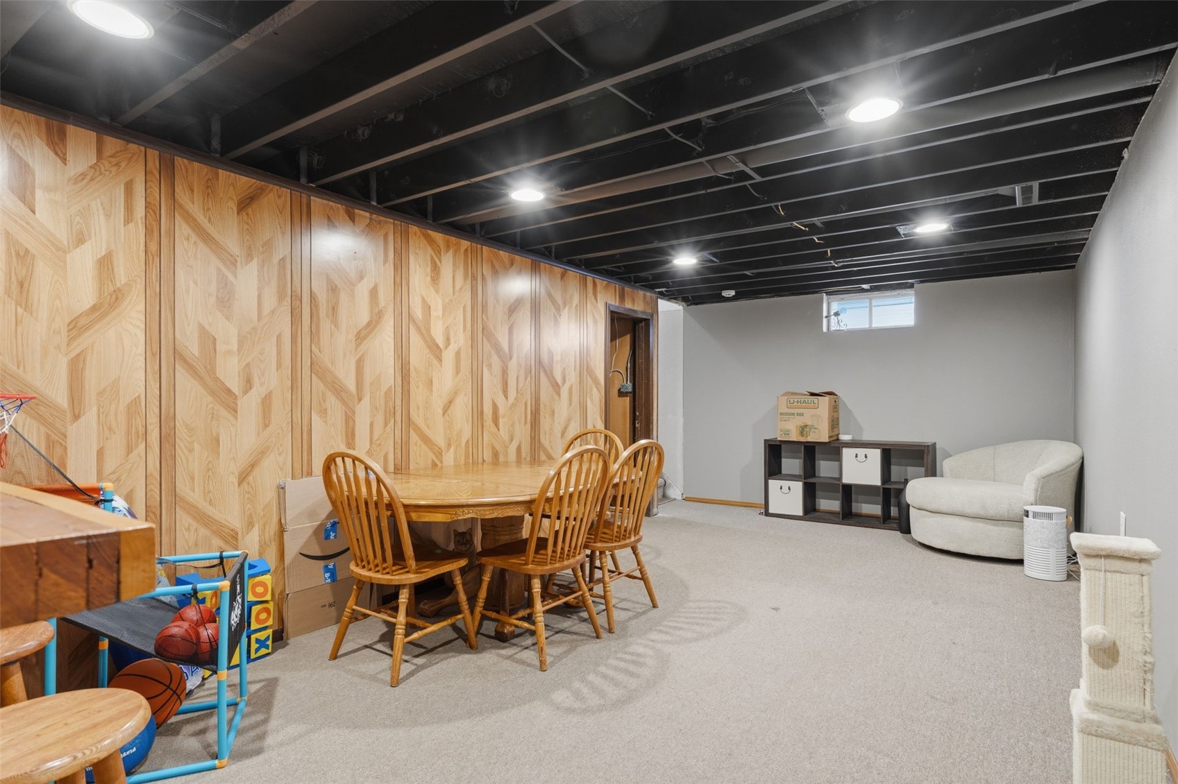 1063 Eisenhower Road Hiawatha IA 52233