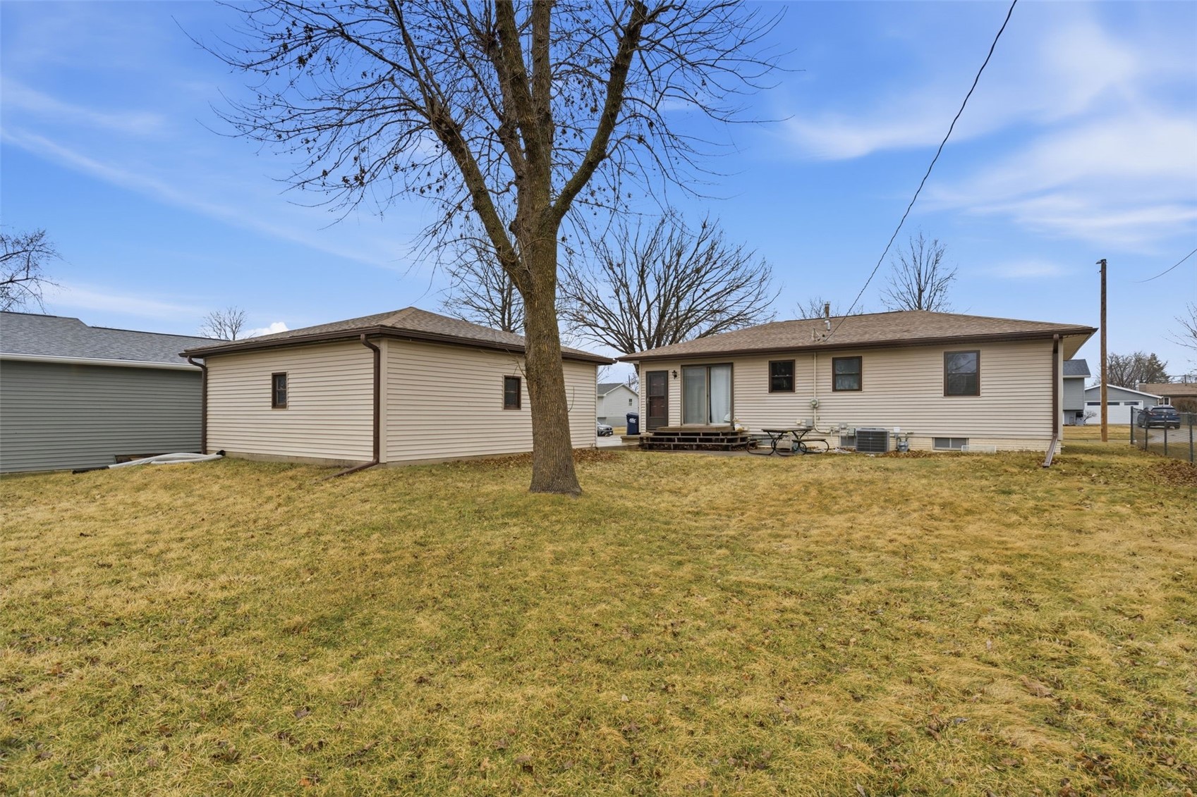 1063 Eisenhower Road Hiawatha IA 52233