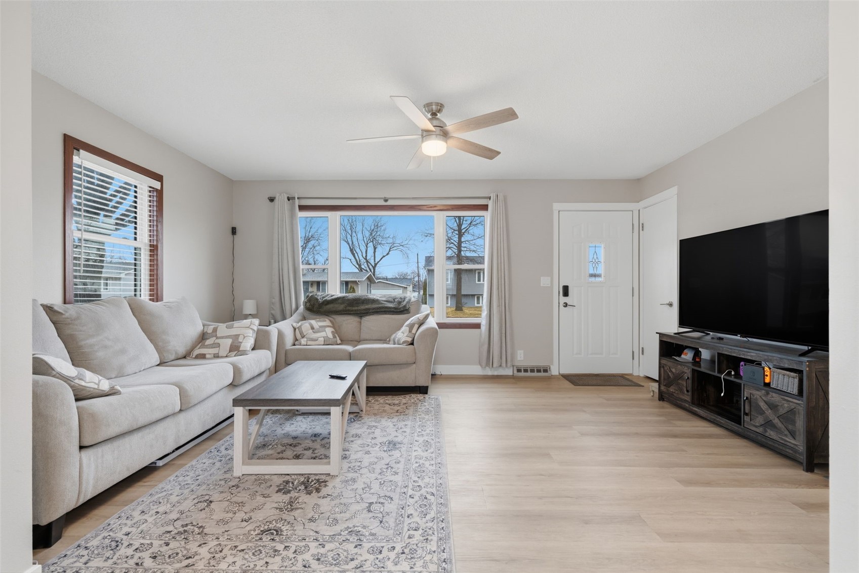 1063 Eisenhower Road Hiawatha IA 52233