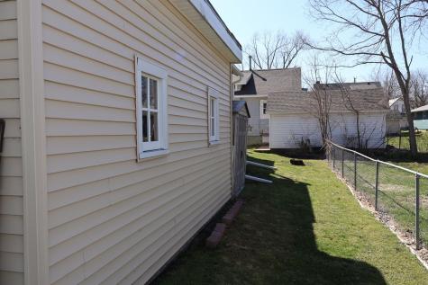111 1st Street NW Oelwein IA 50662