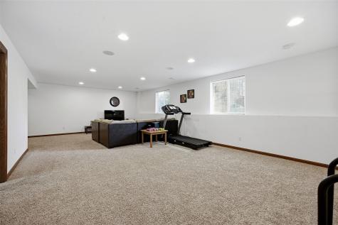 470 Oak Park Circle Marion IA 52302