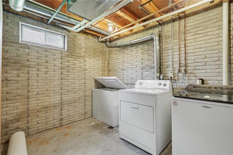 521 Zelda Drive NW Cedar Rapids IA 52405