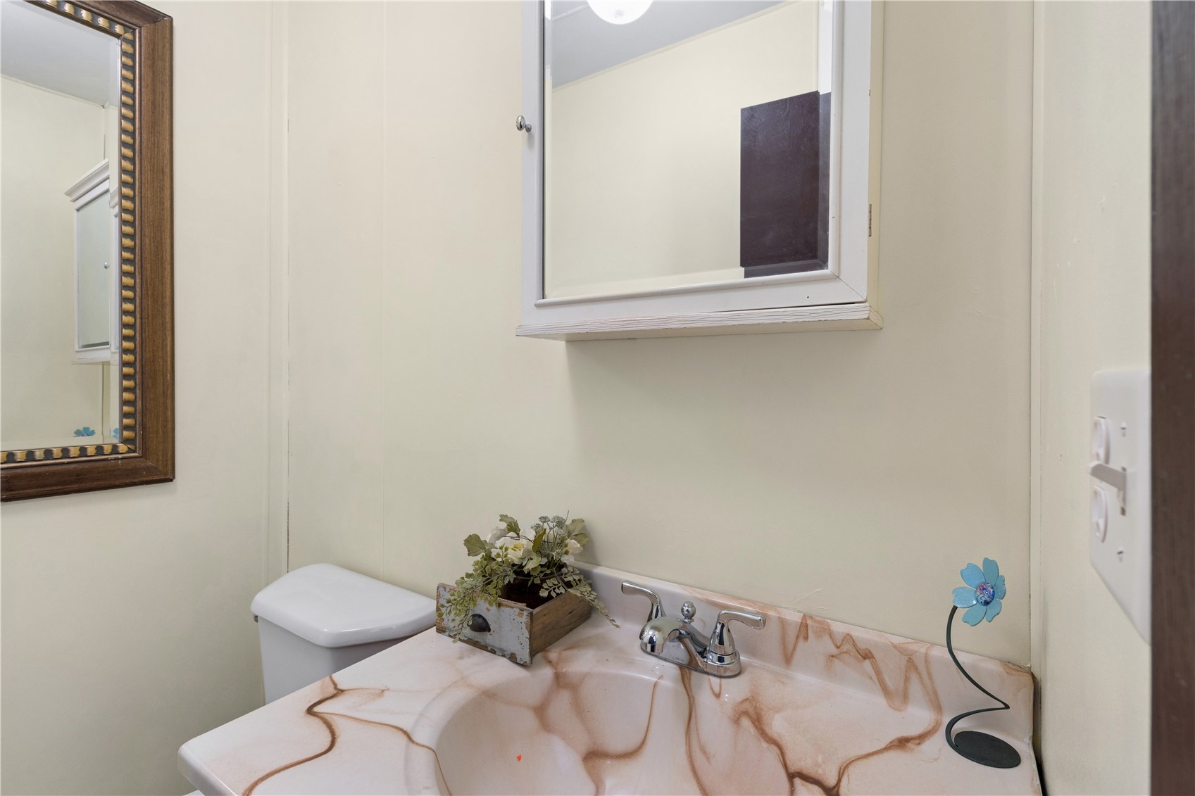 1347 Pp Avenue Marengo IA 52301