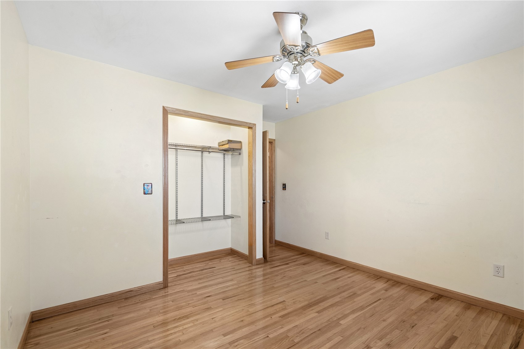 1347 Pp Avenue Marengo IA 52301