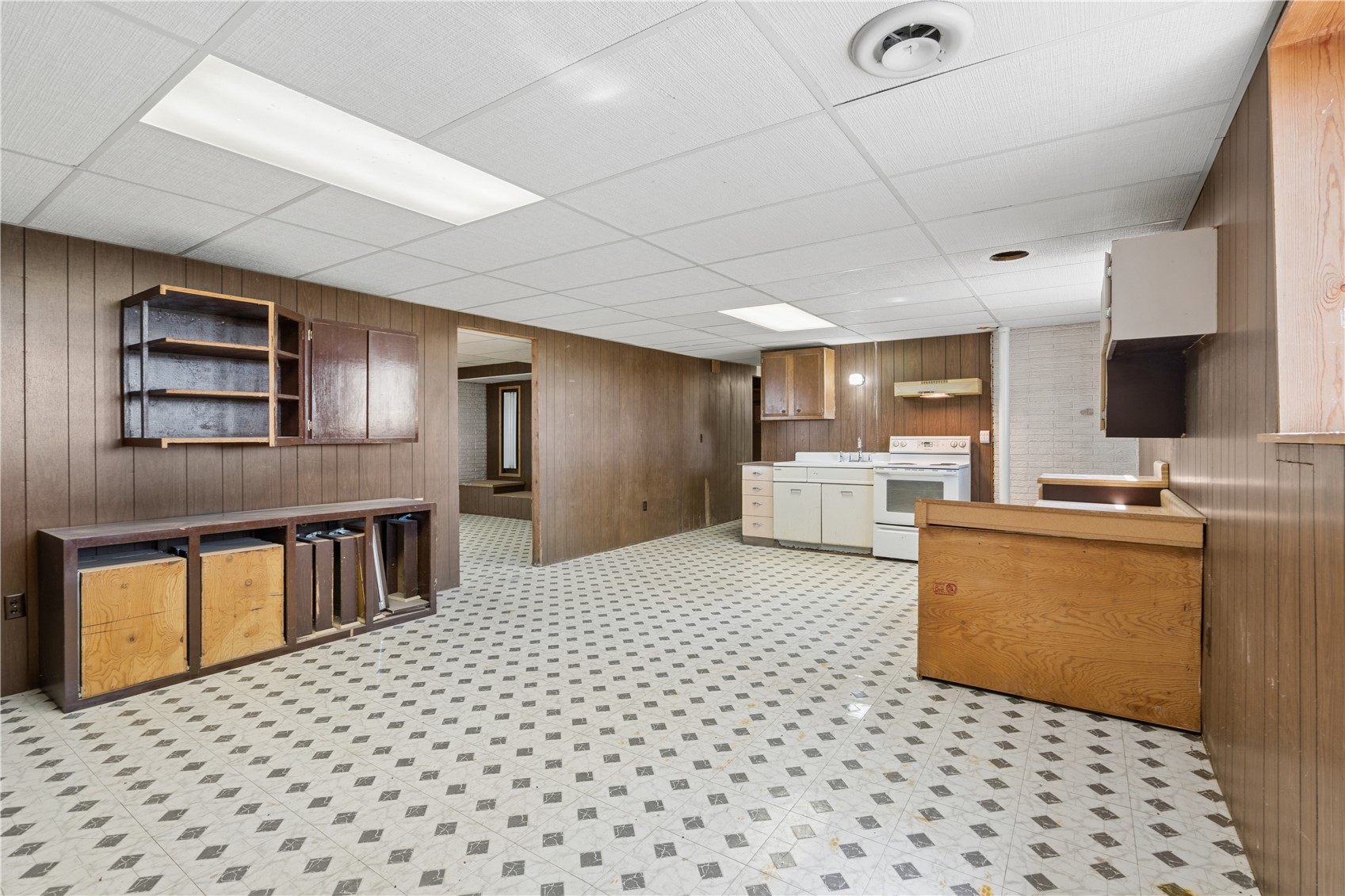 1347 Pp Avenue Marengo IA 52301