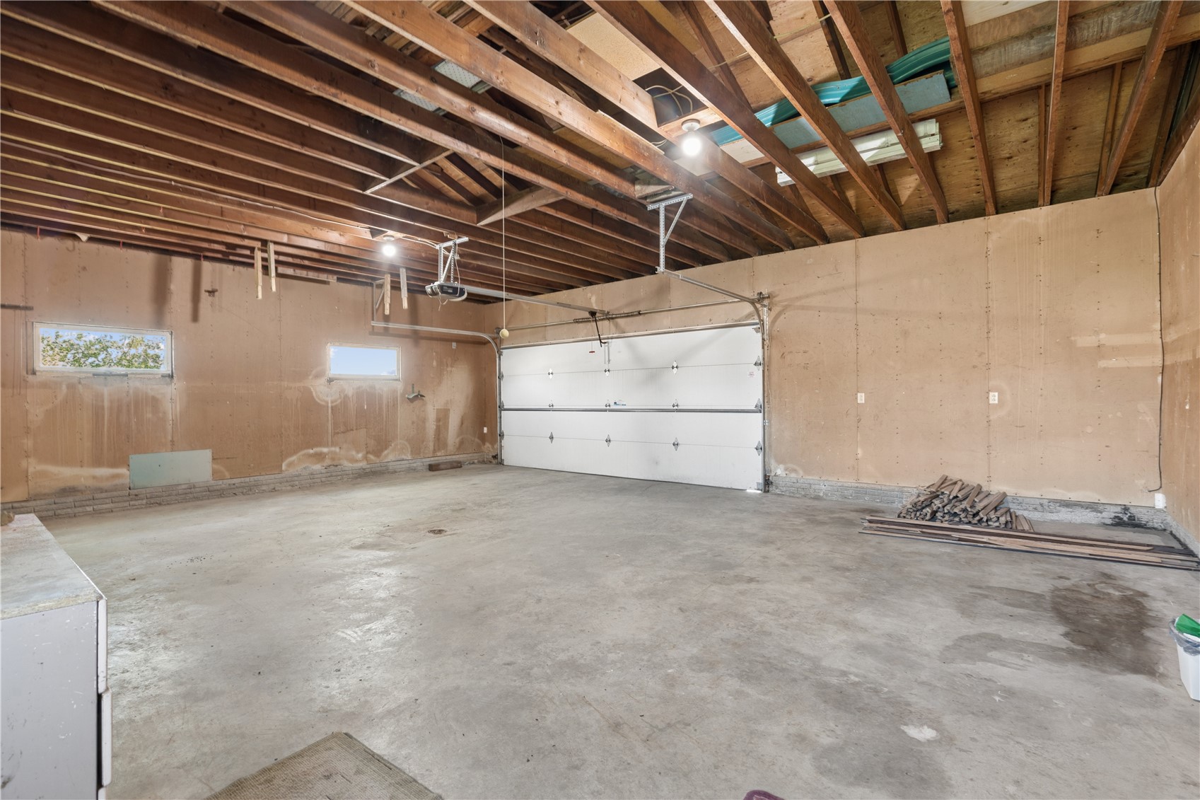 1347 Pp Avenue Marengo IA 52301