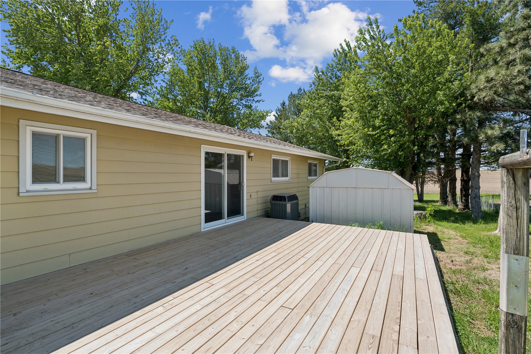 1347 Pp Avenue Marengo IA 52301