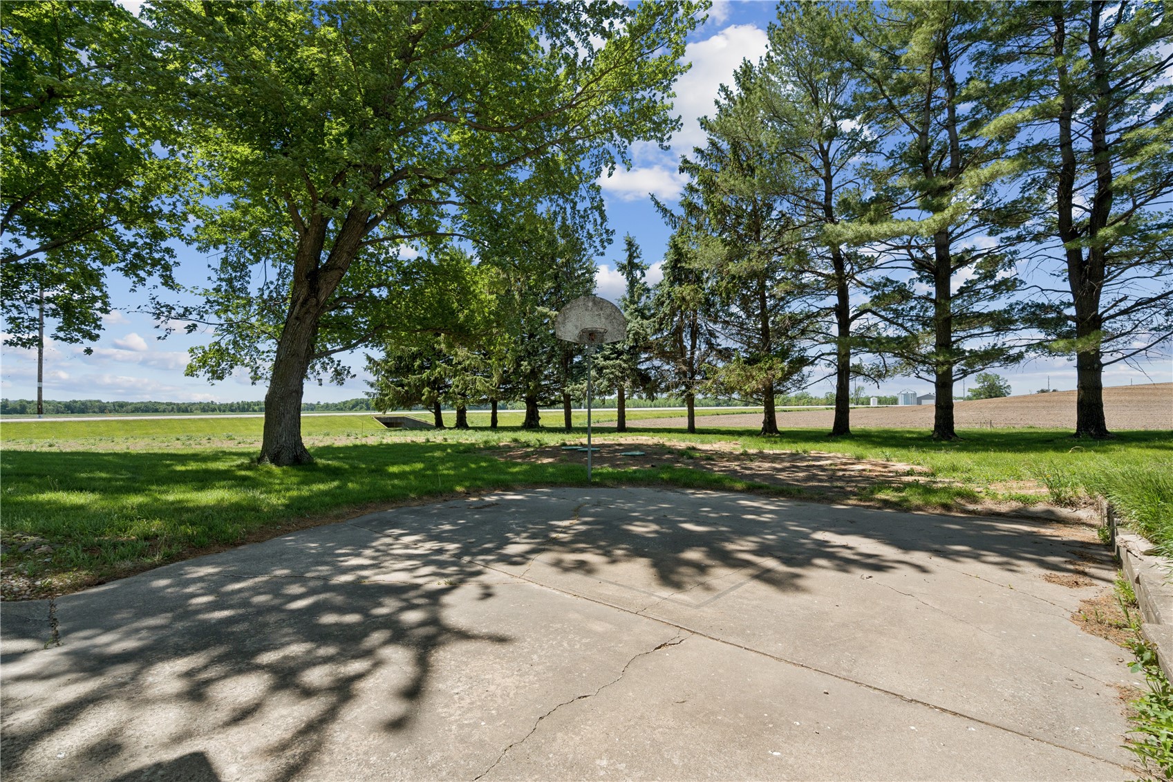 1347 Pp Avenue Marengo IA 52301
