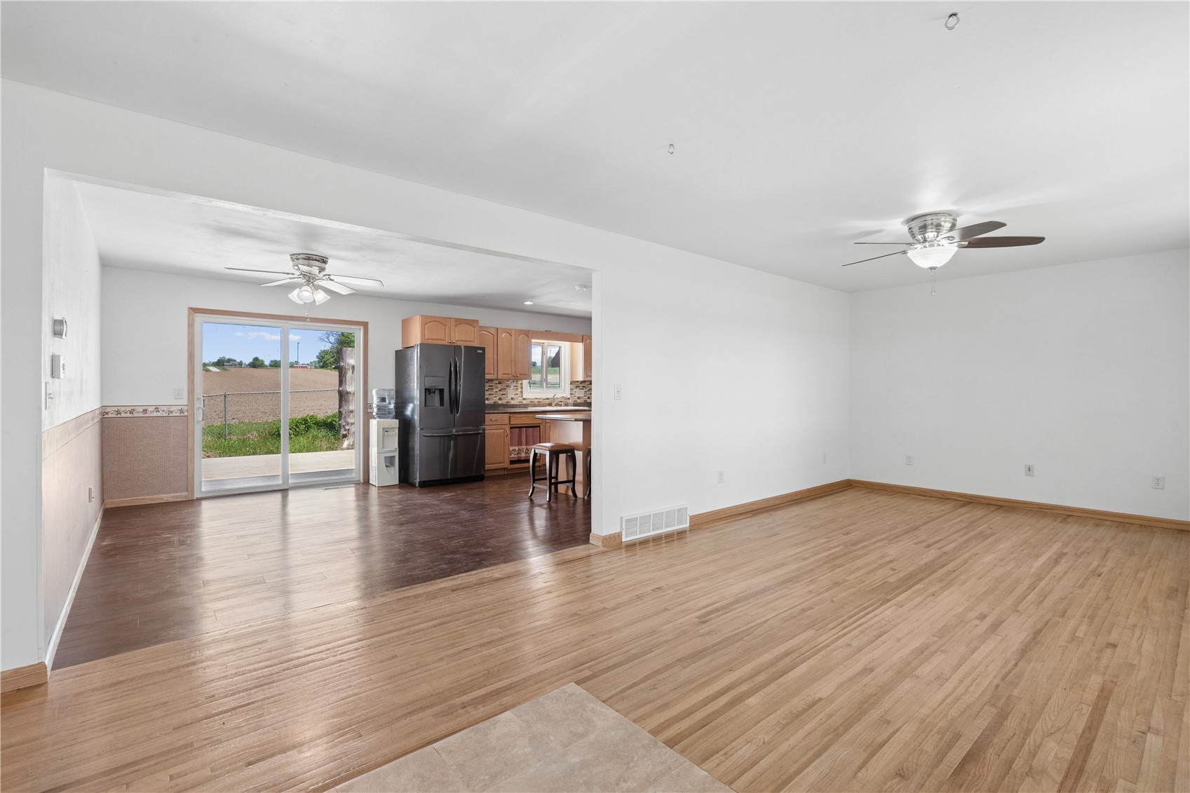 1347 Pp Avenue Marengo IA 52301