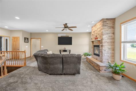 1490 Ridgeview Avenue West Liberty IA 52776