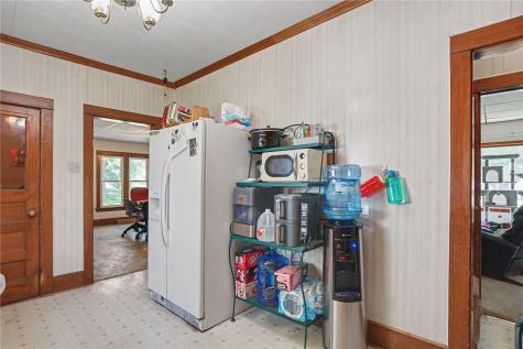 209 Hayes Street W Hazleton IA 50641