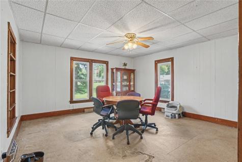 209 Hayes Street W Hazleton IA 50641