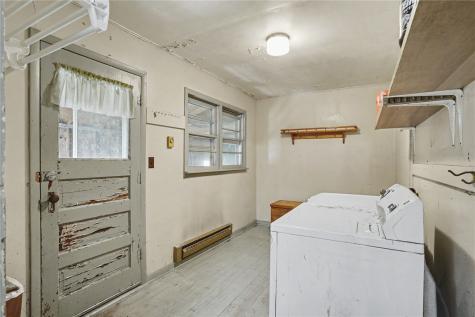 209 Hayes Street W Hazleton IA 50641