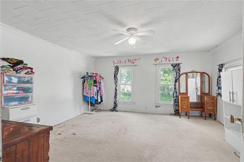 209 Hayes Street W Hazleton IA 50641